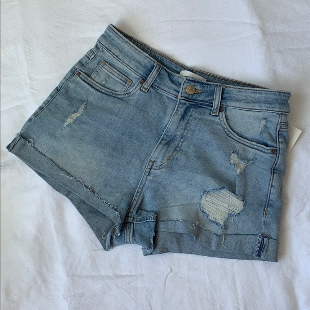 NWT H&M DISTRESSED DENIM SHORTS